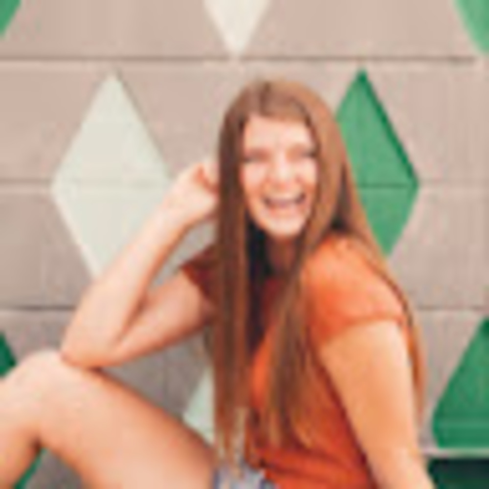 Meet your Posher, Caitlin